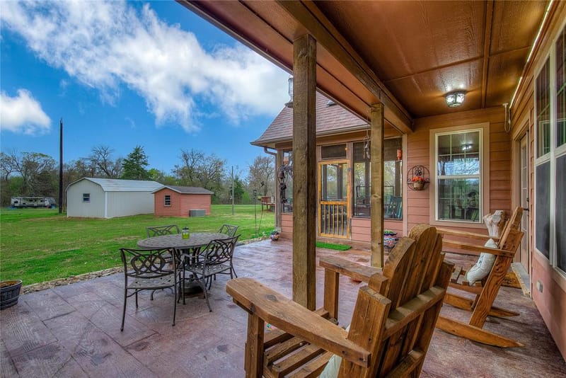 811 Rs County Road 4250, Point TX 75472 - Photo 26