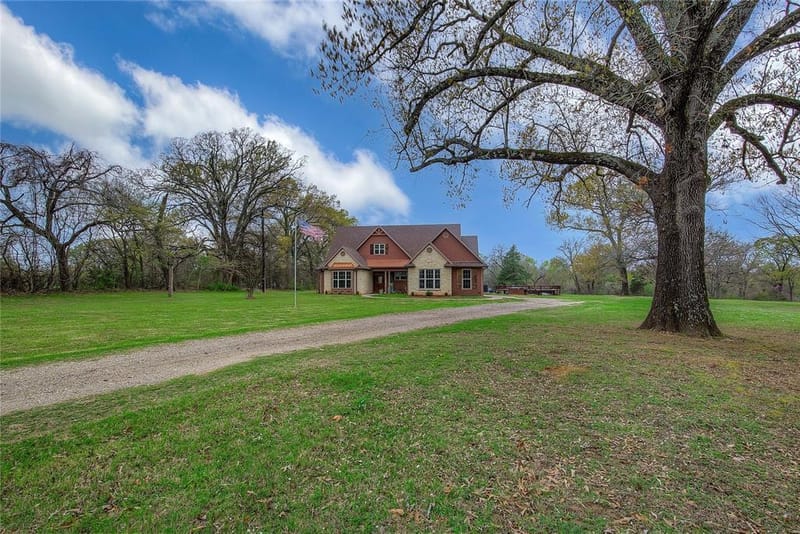 811 Rs County Road 4250, Point TX 75472 - Photo 36