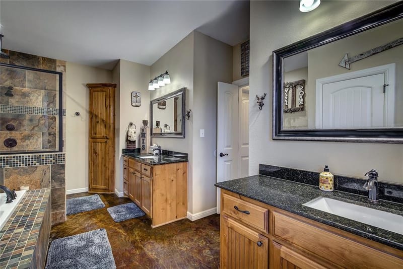 811 Rs County Road 4250, Point TX 75472 - Photo 20