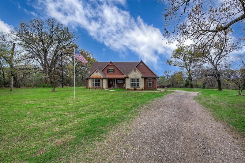 811 Rs County Road 4250, Point TX 75472 - Photo 34