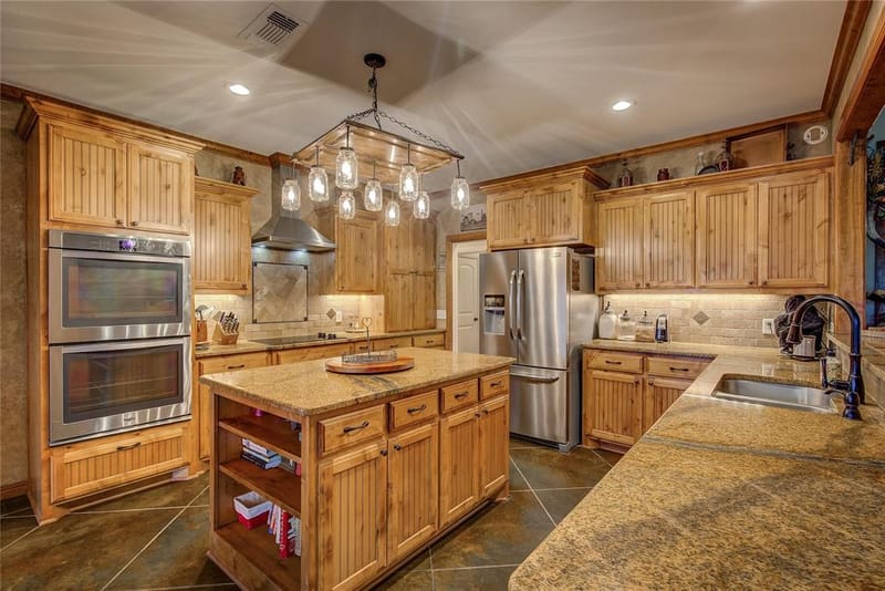 811 Rs County Road 4250, Point TX 75472 - Photo 14