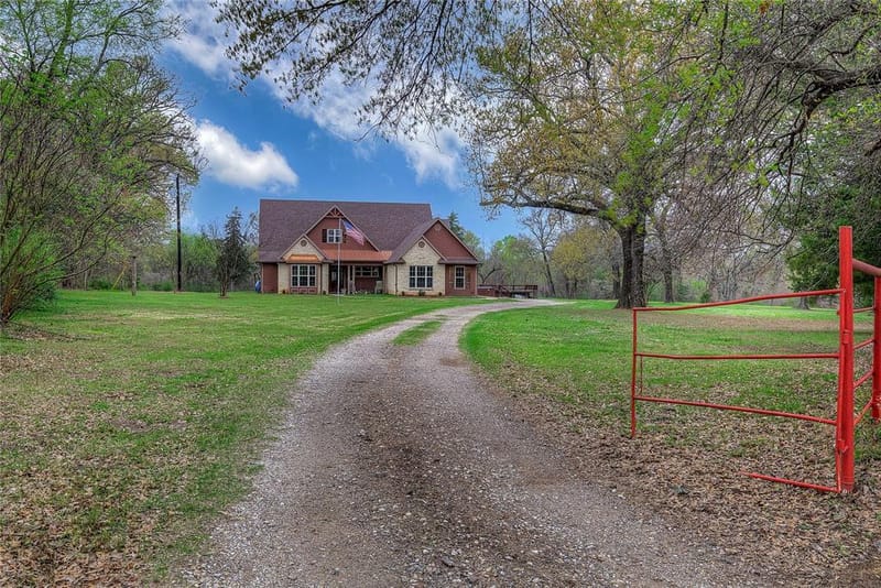 811 Rs County Road 4250, Point TX 75472 - Photo 37