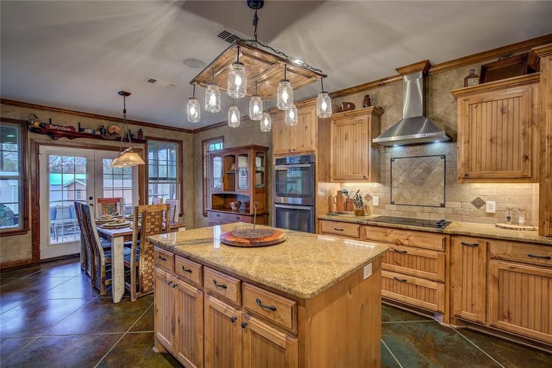811 Rs County Road 4250, Point TX 75472 - Photo 15