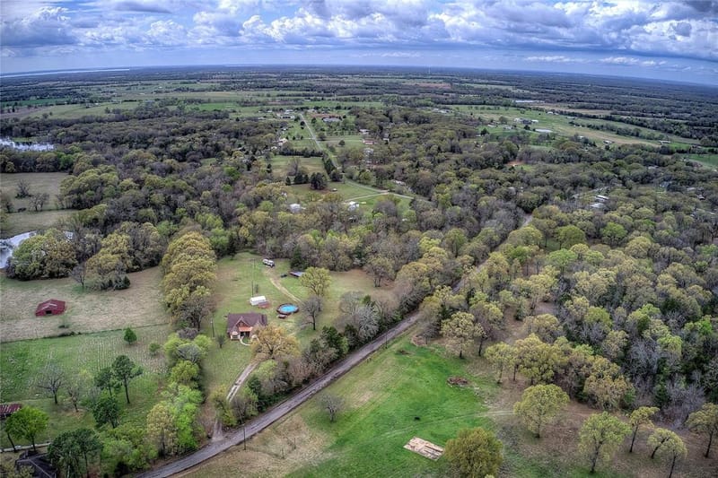 811 Rs County Road 4250, Point TX 75472 - Photo 31