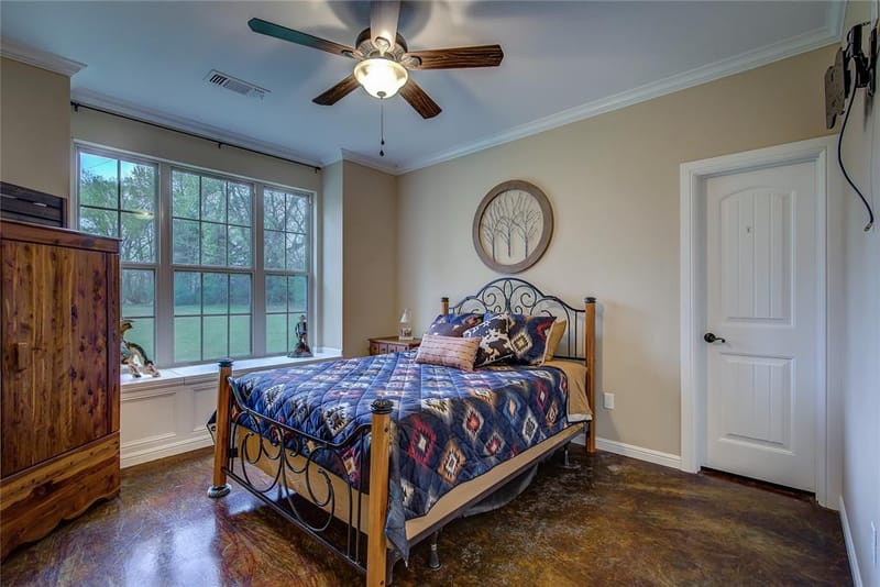 811 Rs County Road 4250, Point TX 75472 - Photo 21