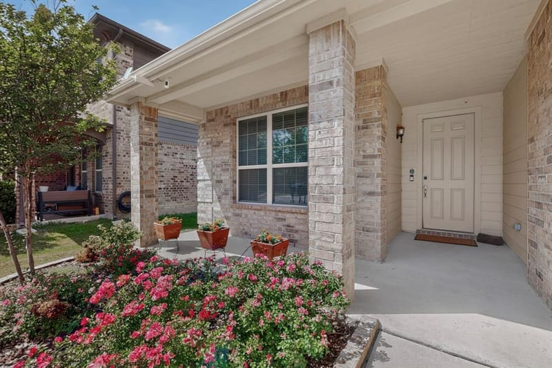6212 Topsail Drive, Fort Worth TX 76179 - Photo 2
