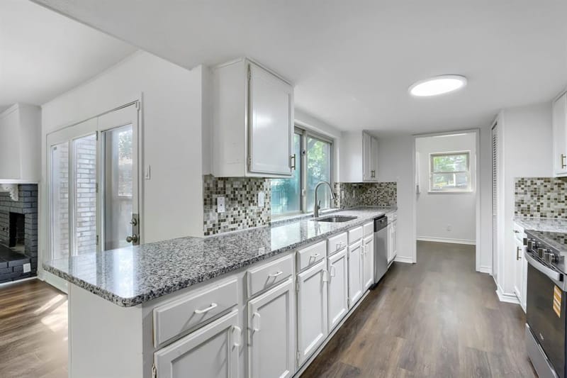 11026 Mccree Road, Dallas TX 75238 - Photo 10