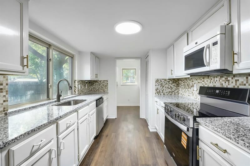 11026 Mccree Road, Dallas TX 75238 - Photo 11