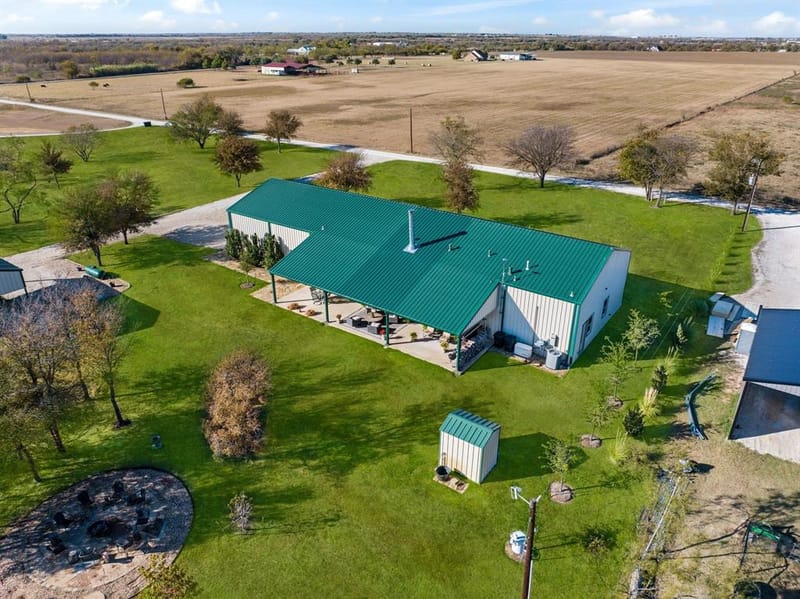 650 Scoggins Road, Tioga TX 76271