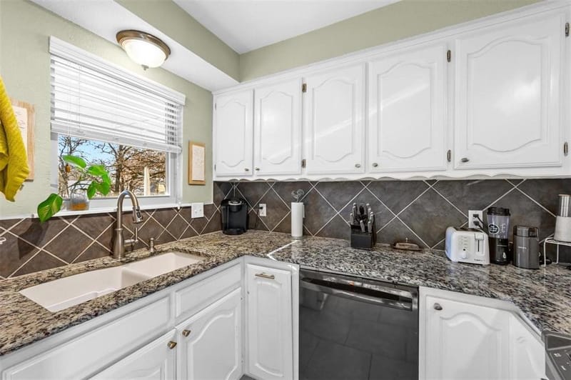 111 Longhorn Drive, Gainesville TX 76240 - Photo 7