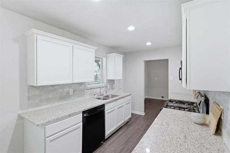 2429 Avis Street, Mesquite TX 75149 - Photo 8