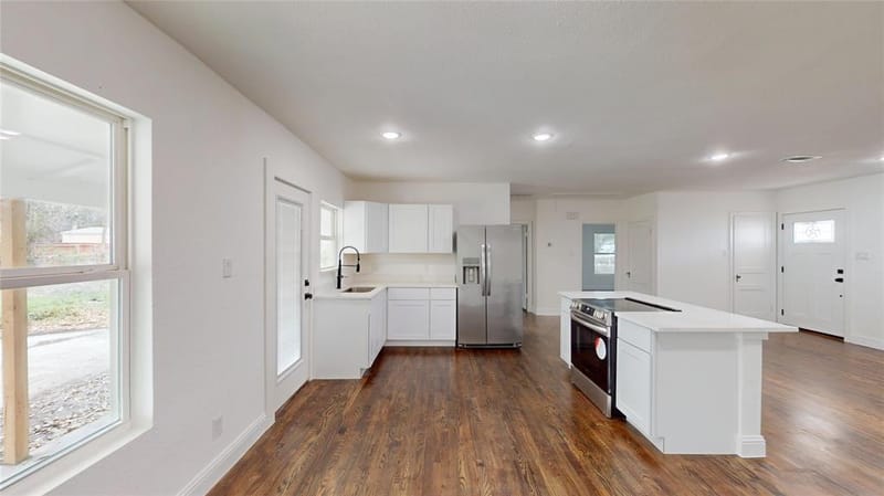 1425 W Walnut Street, Garland TX 75042 - Photo 11