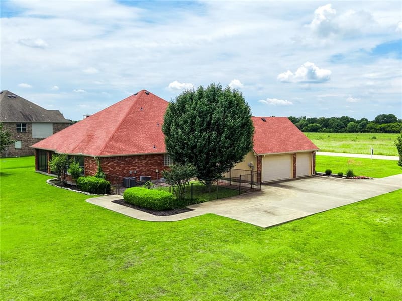 101 Island Way, Princeton TX 75407 - Photo 27