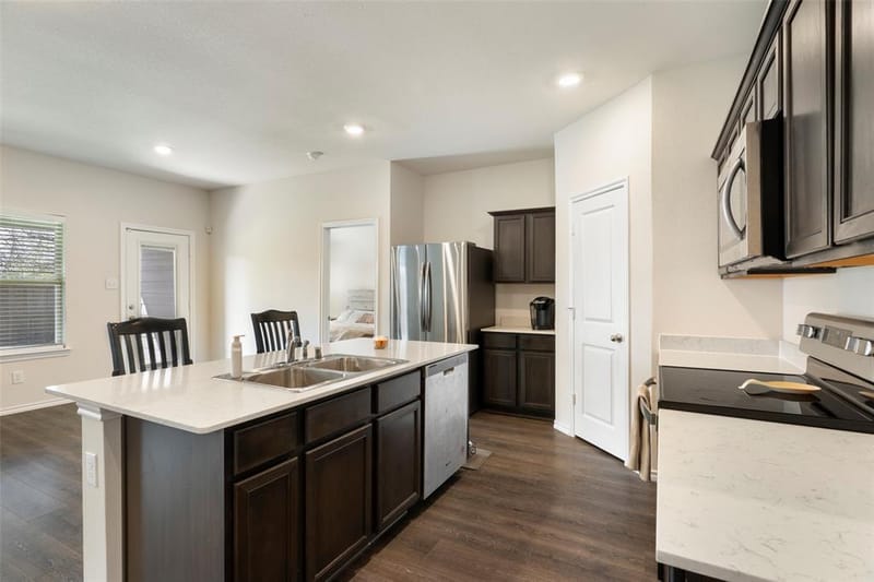 11401 Headwater Court, Providence Village TX 76227 - Photo 4