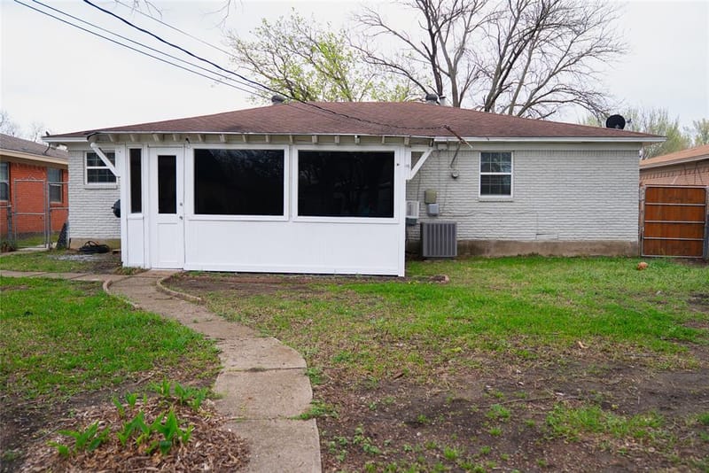 2319 Toulon Lane, Dallas TX 75227 - Photo 17