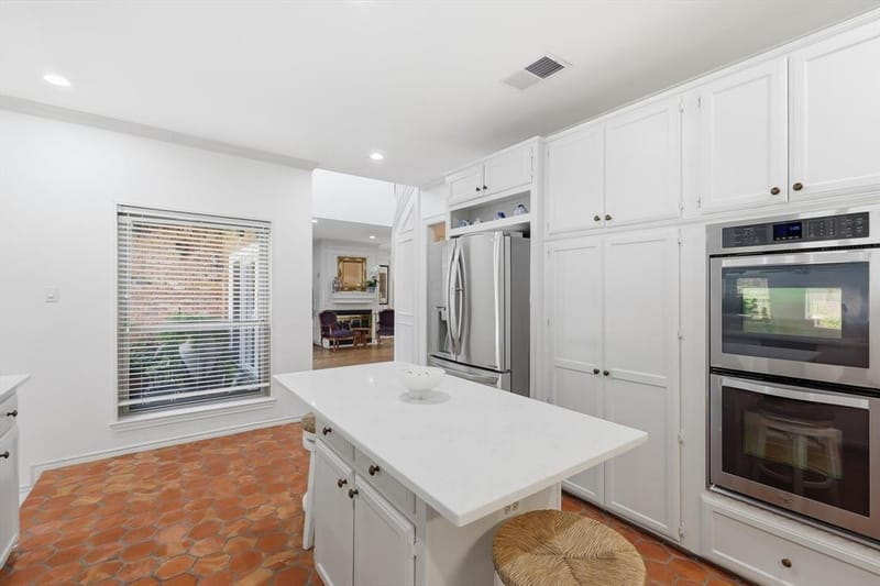 14917 Oaks North Drive, Addison TX 75254 - Photo 11