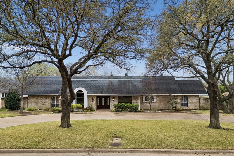 6218 Stonehill Drive, Dallas TX 75254 - Photo 2