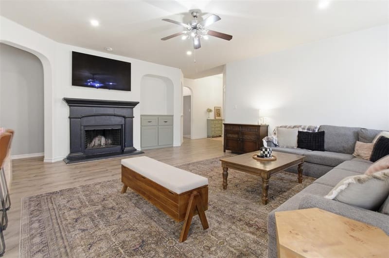 10928 Middleglen Road, Fort Worth TX 76052 - Photo 9