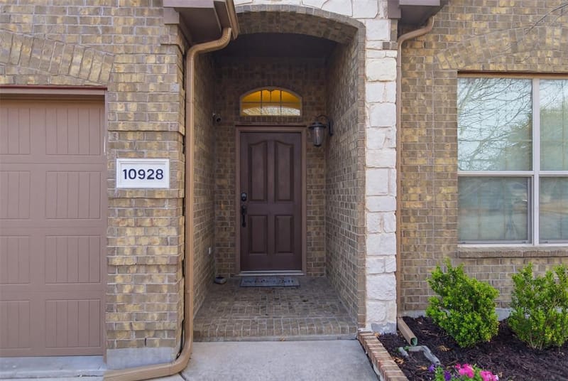 10928 Middleglen Road, Fort Worth TX 76052 - Photo 8
