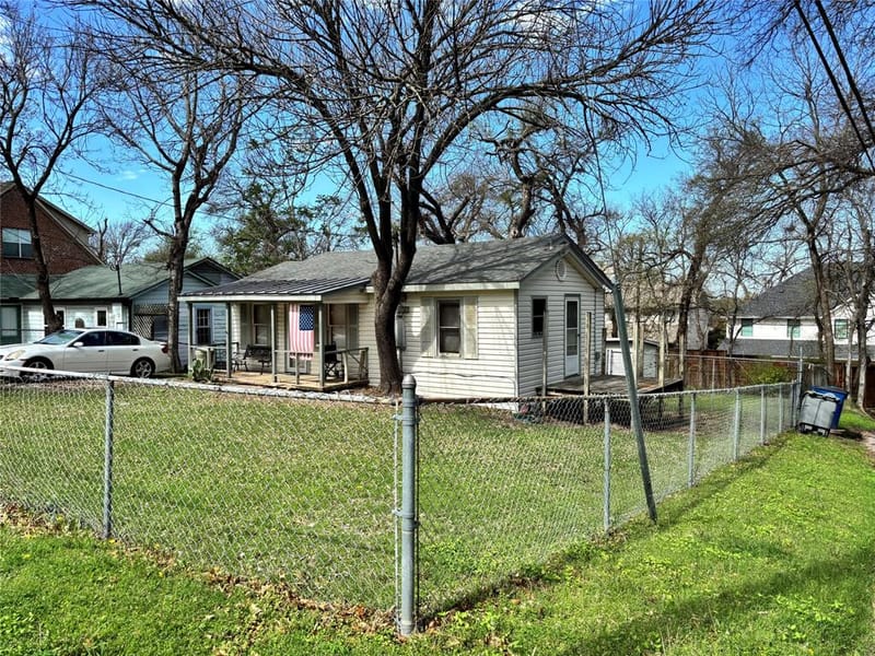 8043 Deer Trail Drive, Dallas TX 75238 - Photo 2