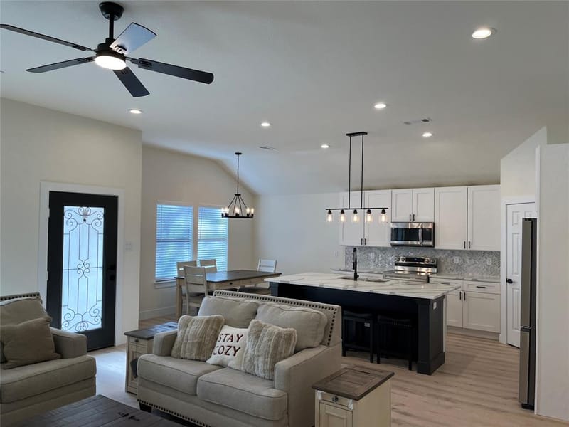 301 E 14th Avenue, Corsicana TX 75110 - Photo 13