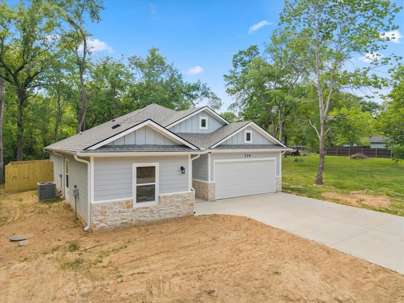114 Granada Street, Payne Springs TX 75156 - Photo 2