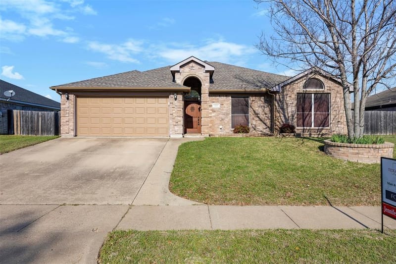 1021 Miles Avenue, Burleson TX 76028