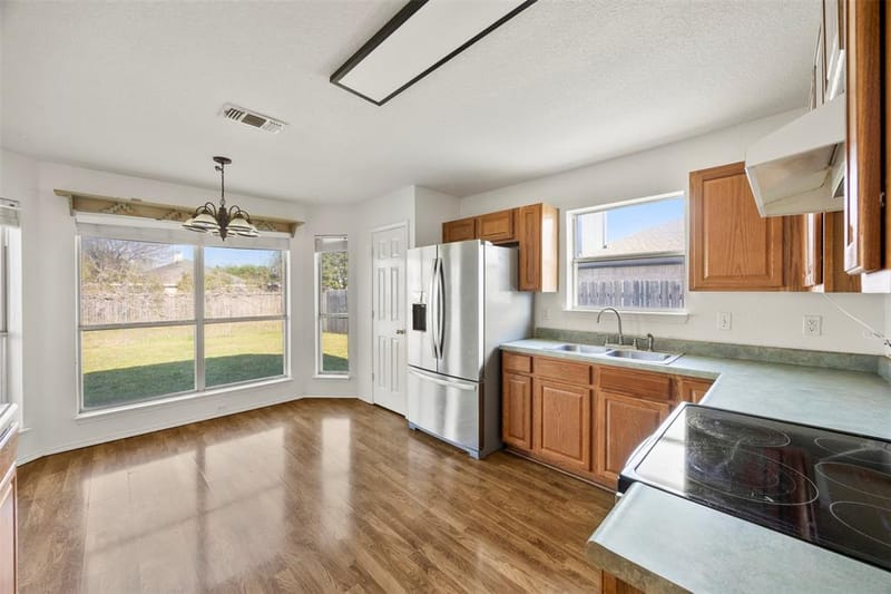 1021 Miles Avenue, Burleson TX 76028 - Photo 11