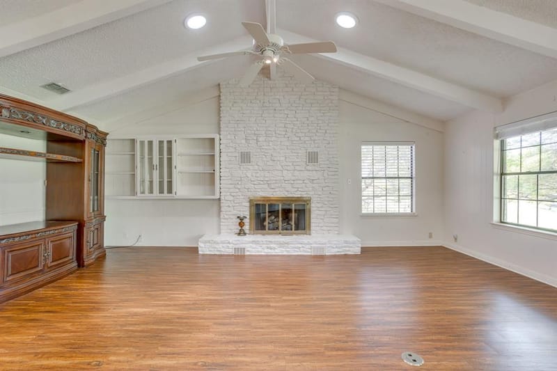 4031 Fairway Drive, Granbury TX 76049 - Photo 5