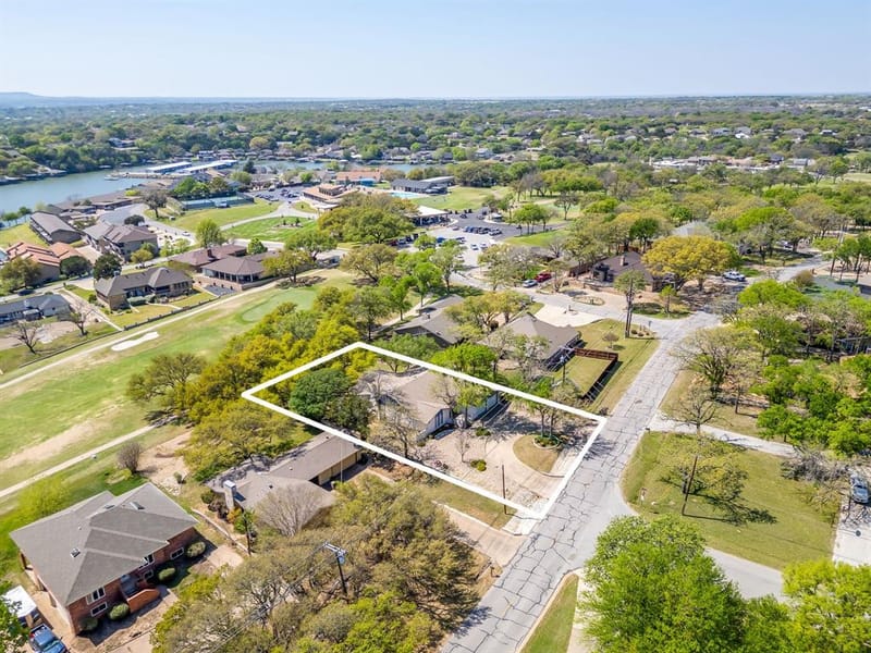 4031 Fairway Drive, Granbury TX 76049 - Photo 10