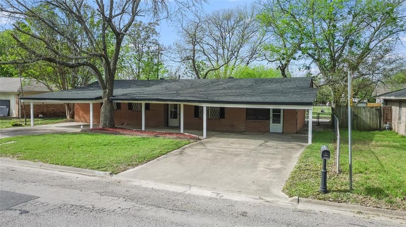 3528 N Beaton Street, Corsicana TX 75110 - Photo 3