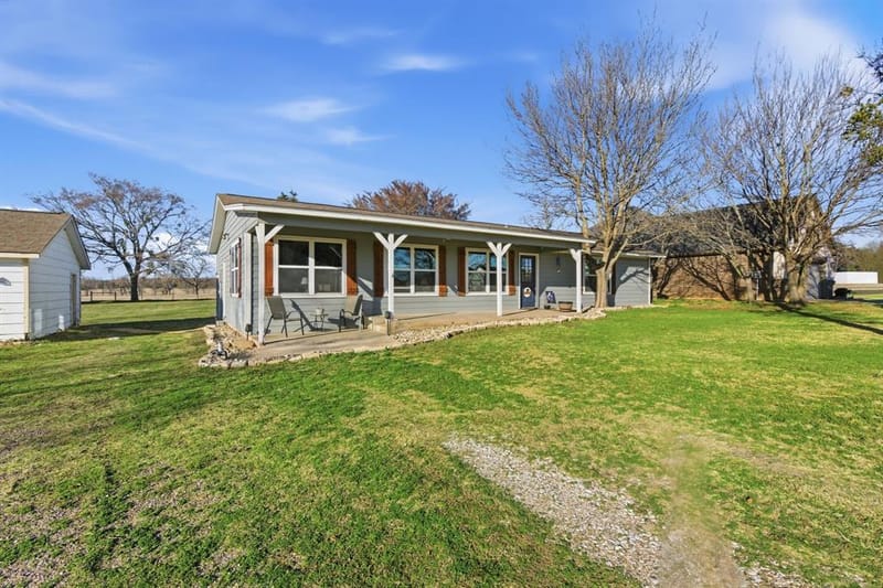 143 Mohave Drive E, Lake Kiowa TX 76240 - Photo 2