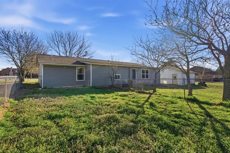 143 Mohave Drive E, Lake Kiowa TX 76240 - Photo 28