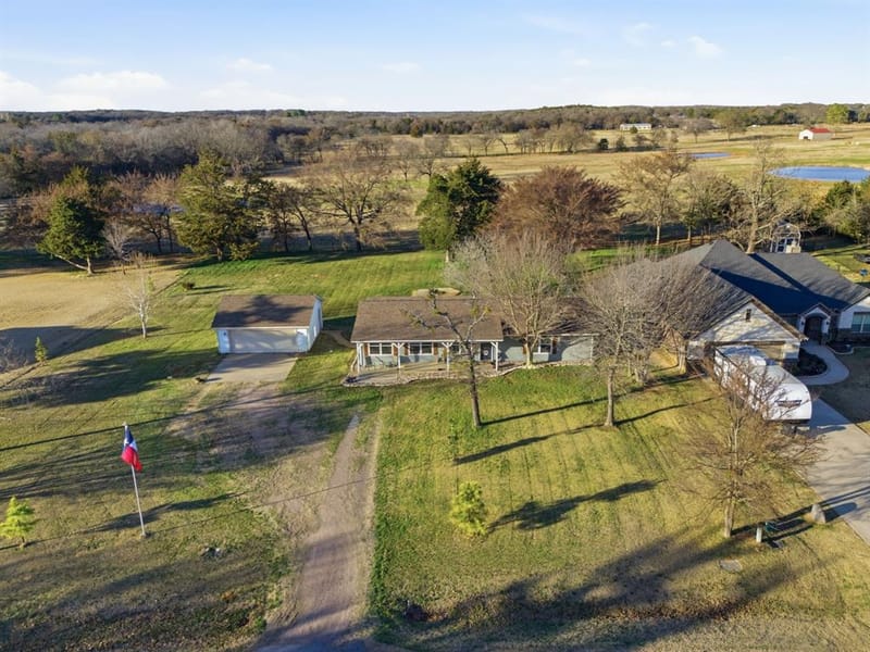 143 Mohave Drive E, Lake Kiowa TX 76240 - Photo 33