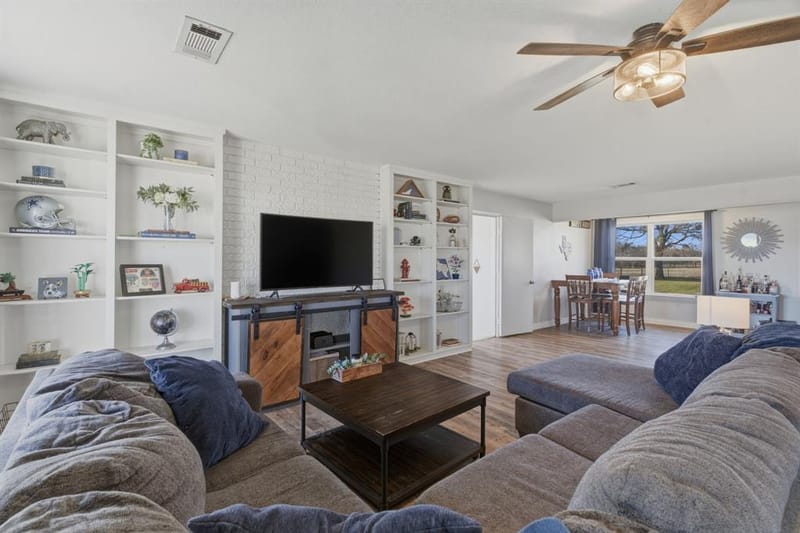 143 Mohave Drive E, Lake Kiowa TX 76240 - Photo 14