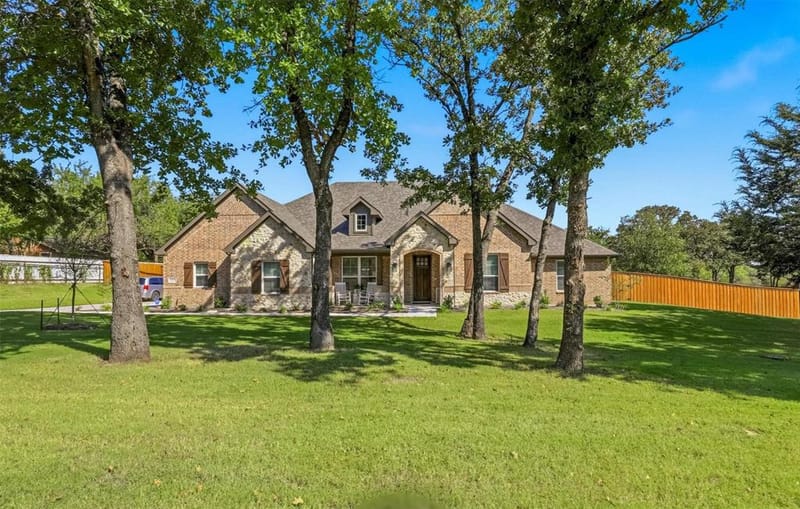 2021 Crystal Palace Boulevard, Alvarado TX 76009 - Photo 4