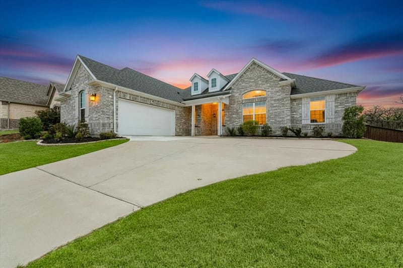 157 Fairweather Drive, Burleson TX 76028