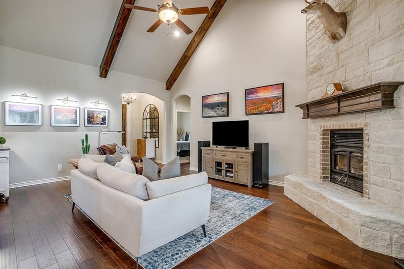 1615 Sanger Drive, Springtown TX 76082 - Photo 9