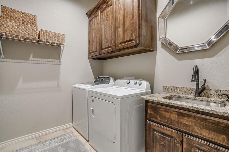 1615 Sanger Drive, Springtown TX 76082 - Photo 25