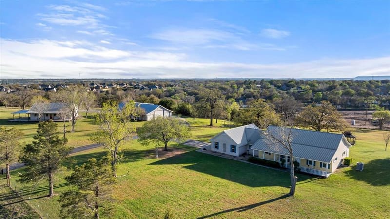 3100 Durant Court, Granbury TX 76049 - Photo 4
