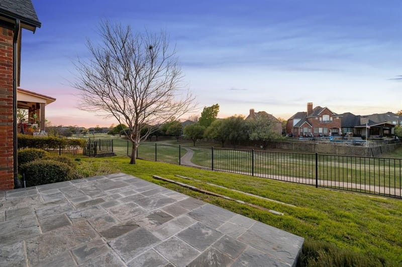 2636 Brookside Drive, Irving TX 75063 - Photo 3