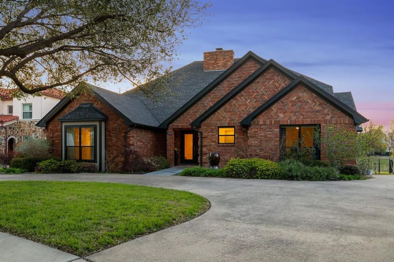 2636 Brookside Drive, Irving TX 75063