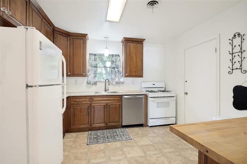 329 N Brighton Avenue, Dallas TX 75208 - Photo 17