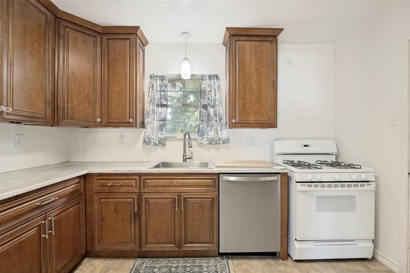 329 N Brighton Avenue, Dallas TX 75208 - Photo 15