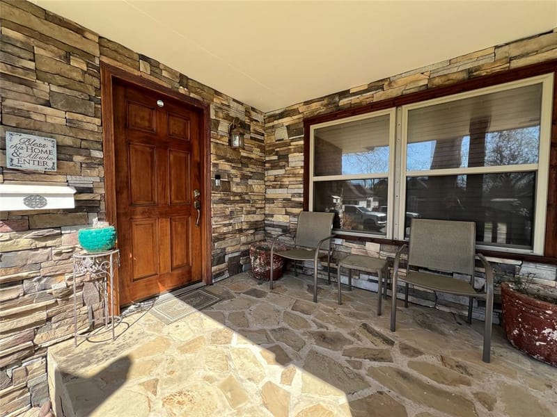 533 E Sears Street, Denison TX 75021 - Photo 2