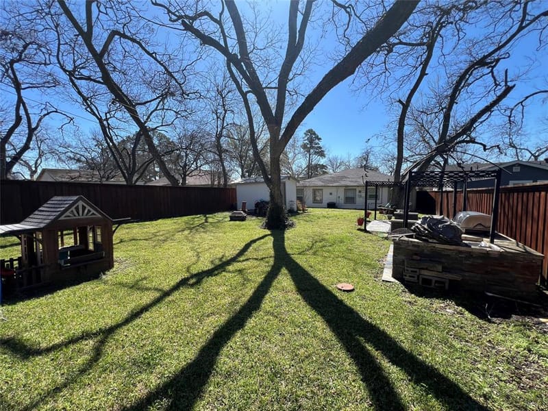 533 E Sears Street, Denison TX 75021 - Photo 26