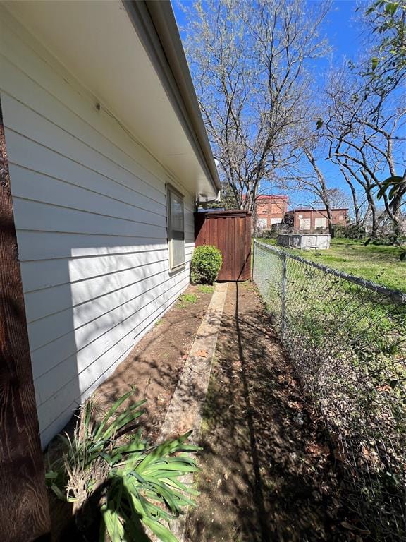 533 E Sears Street, Denison TX 75021 - Photo 22