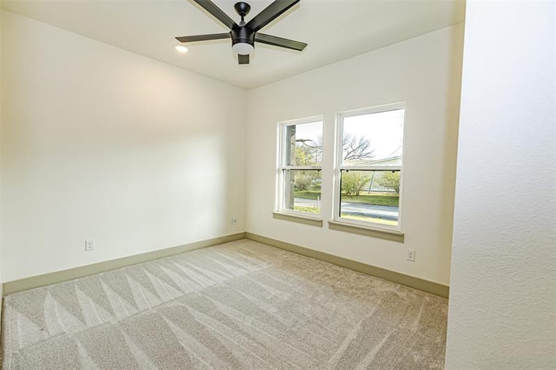 201 Grandview Street, Cleburne TX 76031 - Photo 22
