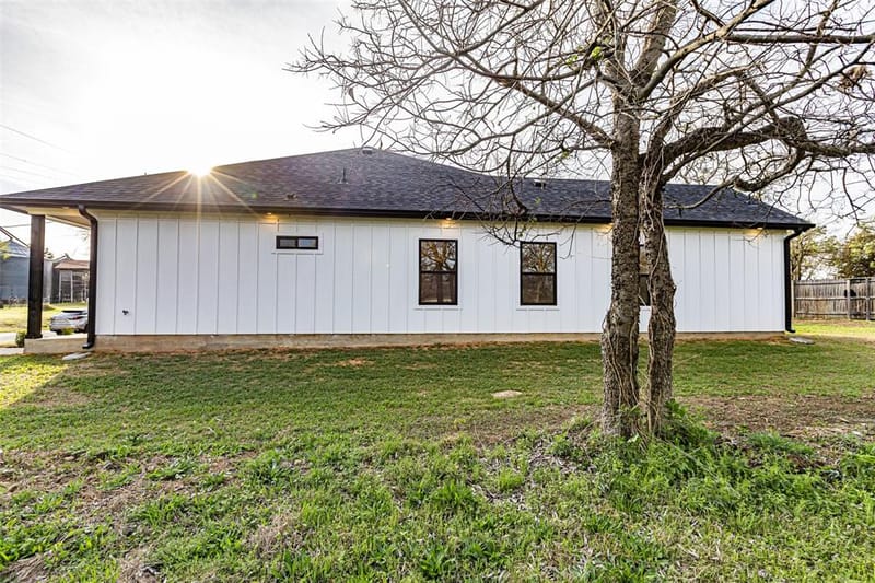 201 Grandview Street, Cleburne TX 76031 - Photo 31