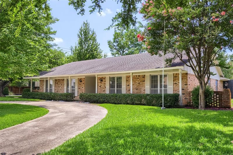 3256 Chapel Downs Drive, Dallas TX 75229 - Photo 2